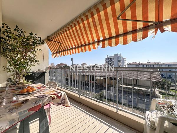 GOLFE JUAN - Studio - 32m² - Aperçu mer - Terrasse - Sud - Centre ville