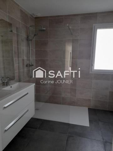 Rare! Plain-pied total, 3 chambres et neuf!