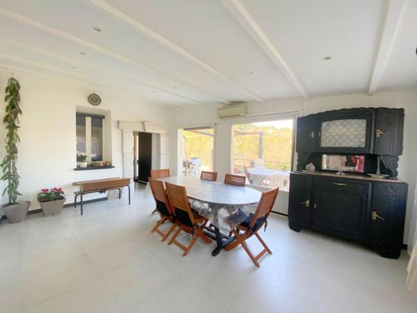 Villa Saint Blaise 6 pièce(s) 140 m2