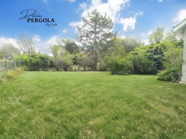 Maison à rafraîchir mais en très bon état d'environ 115 m² avec un grand garage