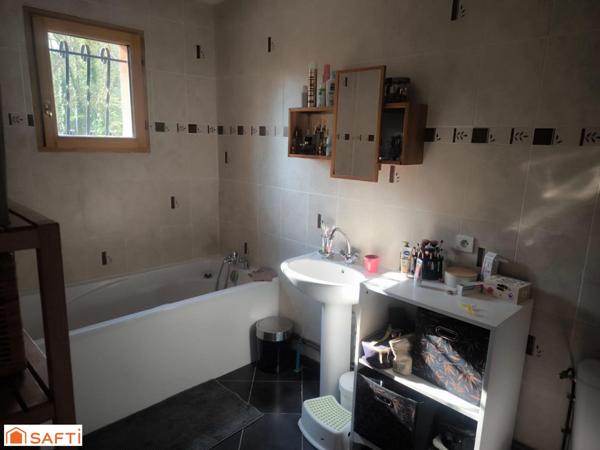 Maison récente, 4 chambres, DPE D, Gare a pied