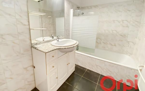 Appartement à louer    4 pièces • 58,54 m2 Hasparren