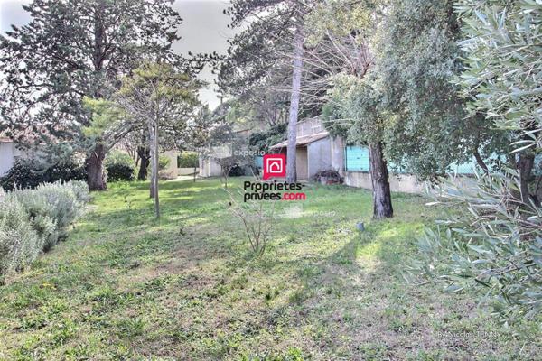 Terrain Constructible Tavel 470 m² - 99 000 Euros -