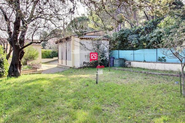 Terrain Constructible Tavel 470 m² - 99 000 Euros -