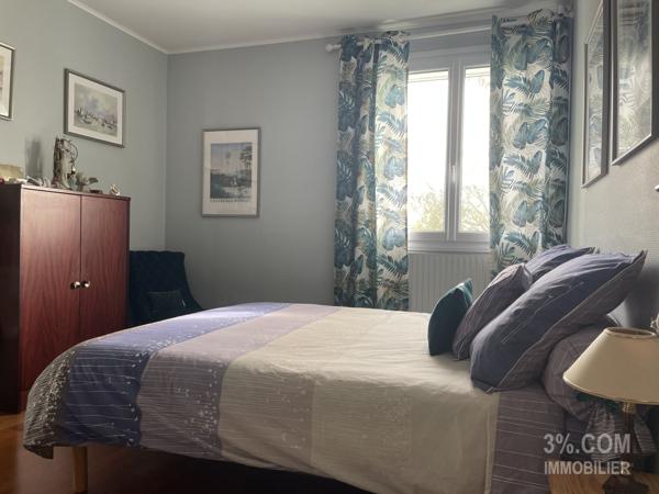 Villa 8 pièce(s) 4 chambre(s) 184 m²