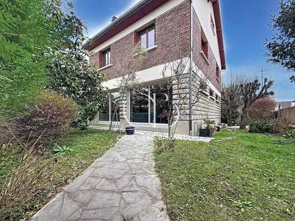 VILLEJUIF LOUIS ARAGON. MAISON 6 pièces  199 m2