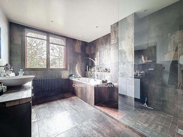 VILLEJUIF LOUIS ARAGON. MAISON 6 pièces  199 m2