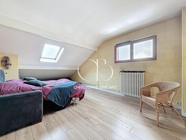 VILLEJUIF LOUIS ARAGON. MAISON 6 pièces  199 m2