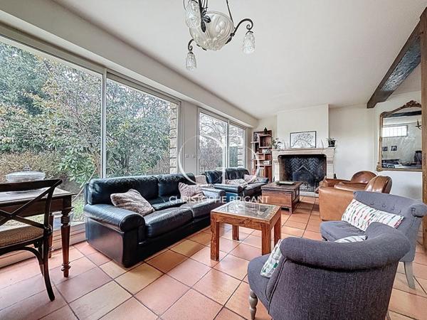 VILLEJUIF LOUIS ARAGON. MAISON 6 pièces  199 m2