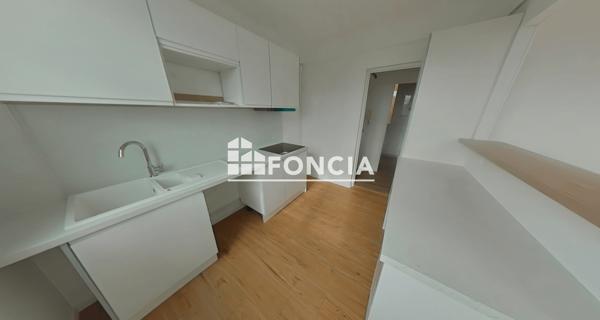 Location Appartement 2 pièces 31.39 m² - Saint-ouen-sur-seine 93400