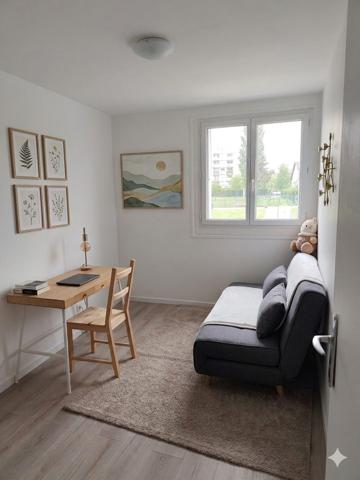 Appartement 3 pièces rénové avec cave et stationnement