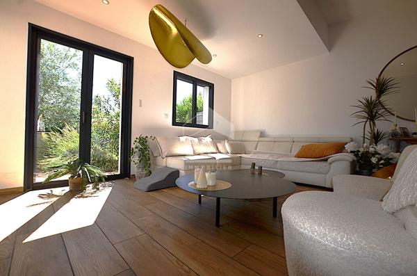 Maison californienne à Mazan