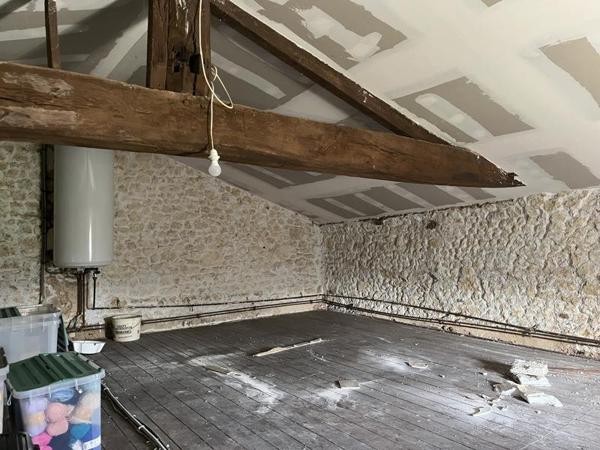 Maison à vendre 117 568 € Saint-Bonnet-sur-Gironde 3 p 100 m² DPE F