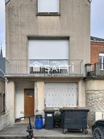 Immeuble de rapport, plein centre ville de Voves