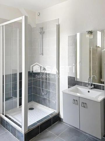 Immeuble de rapport, plein centre ville de Voves