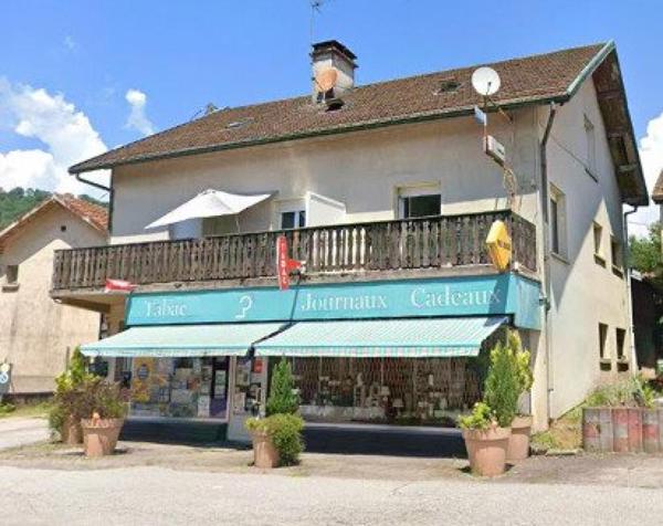 Immeuble - 6 appartements et 1 local commercial