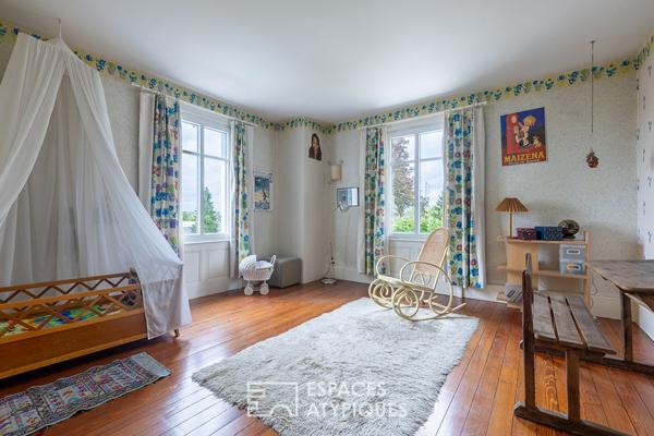 Maison familiale bourgeoise et sa piscine