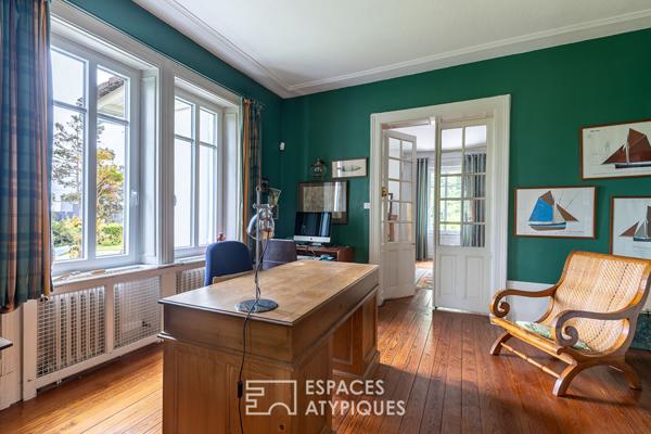 Maison familiale bourgeoise et sa piscine