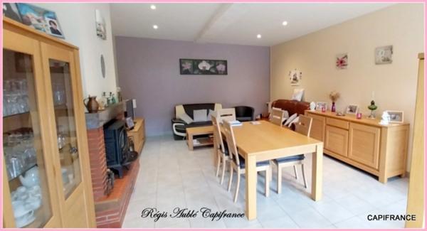 À vendre : Charme et authenticité pour cette magnifique maison en pierre de 6 pièces à PLELAN LE GRAND (35)