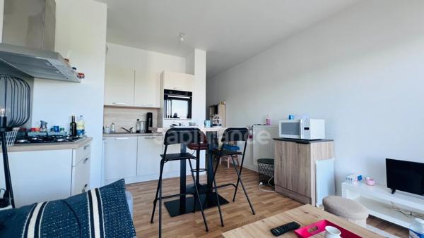 Département Finistère (29) – À vendre à Quimper, quartier Kerfeunteun : studio de 29,29 m² habitables avec terrasse et parking extérieur privatif.