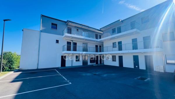 Département Finistère (29) – À vendre à Quimper, quartier Kerfeunteun : studio de 29,29 m² habitables avec terrasse et parking extérieur privatif.