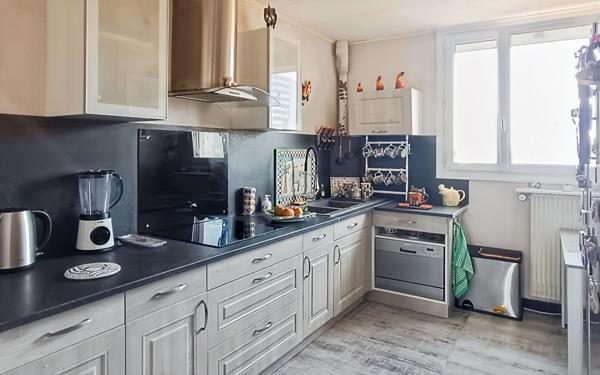 Appartement à vendre    4 pièces • 75,55 m2 Saint-Pierre-des-Corps