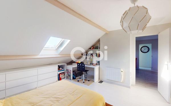 Maison à vendre    7 pièces • 205 m2 Écuelles