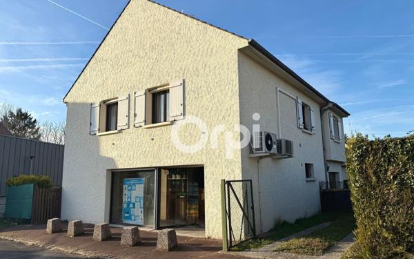 Maison à vendre    7 pièces • 205 m2 Écuelles