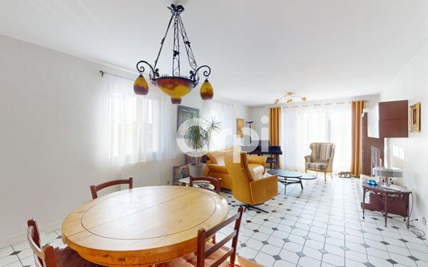 Maison à vendre    7 pièces • 205 m2 Écuelles