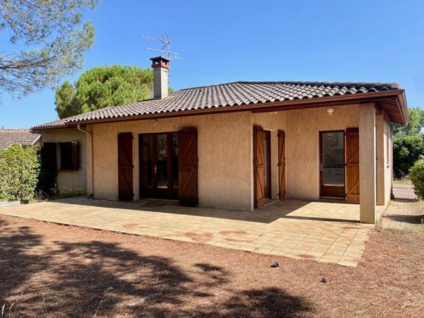 Maison L Isle Jourdain plain pied 4 pièce(s) 105 m2, grand garage, centre ville