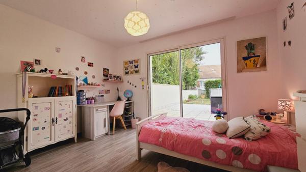 MAISON RECENTE DE PLAIN PIED165M² 5 PIECES GARAGE JARDIN