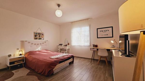 MAISON RECENTE DE PLAIN PIED165M² 5 PIECES GARAGE JARDIN