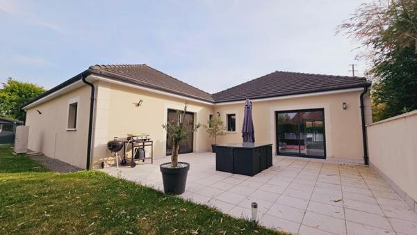 MAISON RECENTE DE PLAIN PIED165M² 5 PIECES GARAGE JARDIN