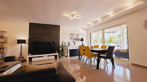 MAISON RECENTE DE PLAIN PIED165M² 5 PIECES GARAGE JARDIN