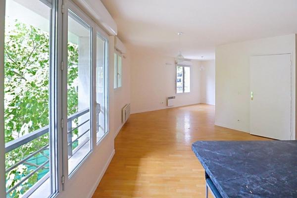 5 pièces sur 2 niveaux · DPE C · Parking inclus + Balcons