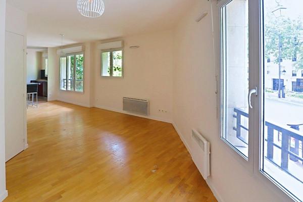 5 pièces sur 2 niveaux · DPE C · Parking inclus + Balcons