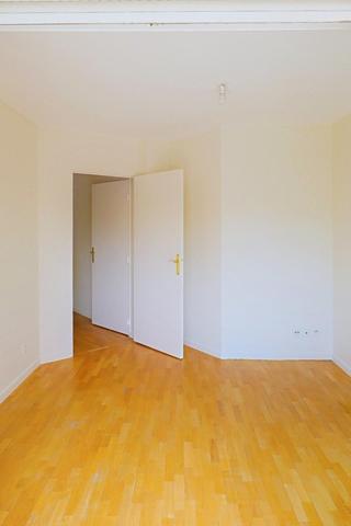 5 pièces sur 2 niveaux · DPE C · Parking inclus + Balcons