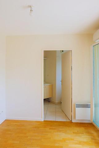 5 pièces sur 2 niveaux · DPE C · Parking inclus + Balcons