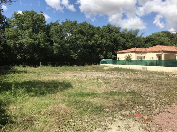 Terrain à vendre |  Ruelle-sur-Touvre |  824 m²