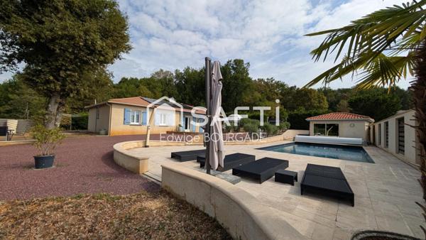 Maison 5 pièces avec piscine et dépendances