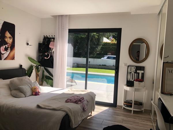 Maison contemporaine avec dépendance et piscine ! Deyme