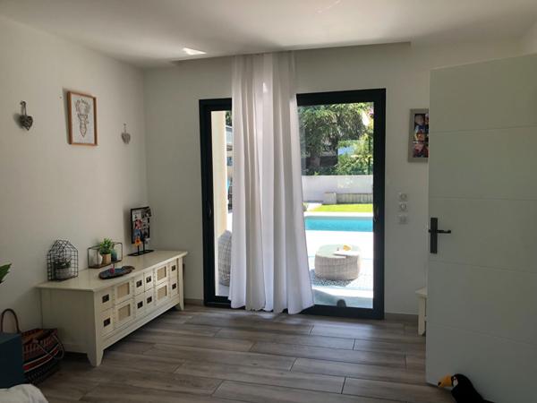 Maison contemporaine avec dépendance et piscine ! Deyme