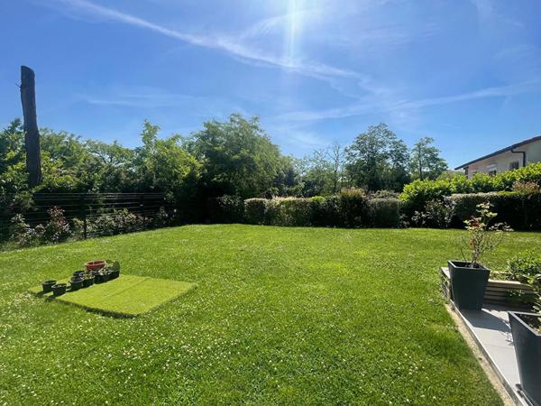 Maison contemporaine avec dépendance et piscine ! Deyme