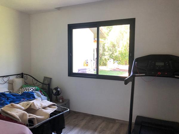 Maison contemporaine avec dépendance et piscine ! Deyme