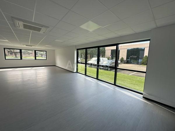 BUREAUX à VENDRE de 442 m²