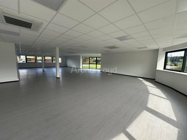 BUREAUX à VENDRE de 442 m²