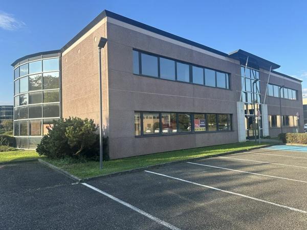 BUREAUX à VENDRE de 442 m²