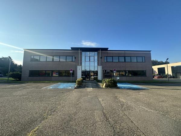 BUREAUX à VENDRE de 442 m²