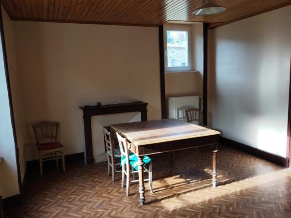 Dans petit hameau, Maison ancienne en pierres 160m2 sur 1712 m2, prox. St Martin de Valamas (07)