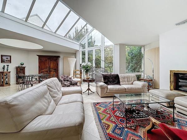 Vente Maison 9 pièces 280 m2 à Saint-Quentin